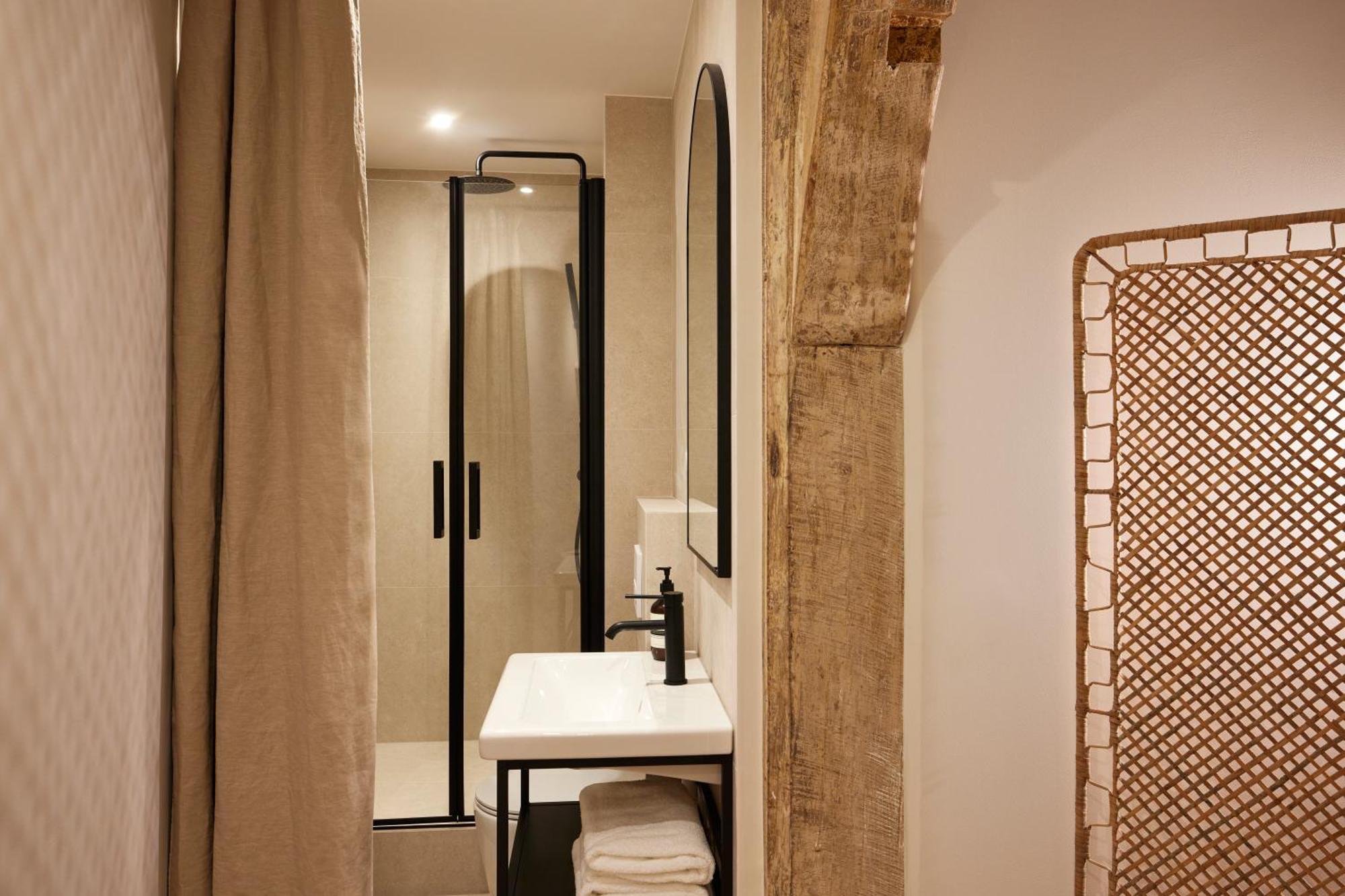شقة Stylish 2Br & 2Ba With Private Terrace باريس المظهر الخارجي الصورة