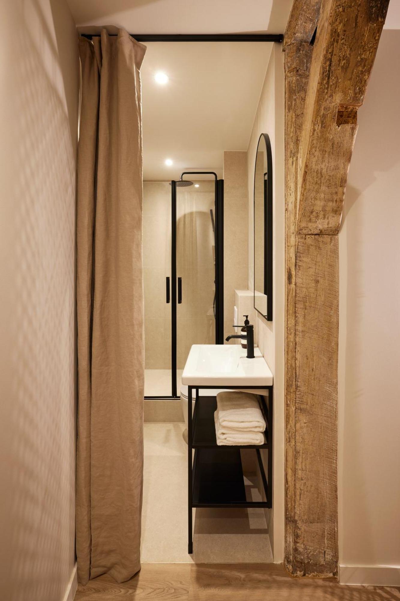 شقة Stylish 2Br & 2Ba With Private Terrace باريس المظهر الخارجي الصورة